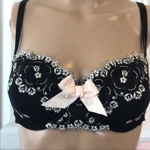 LISE CHARMEL bra size 38C